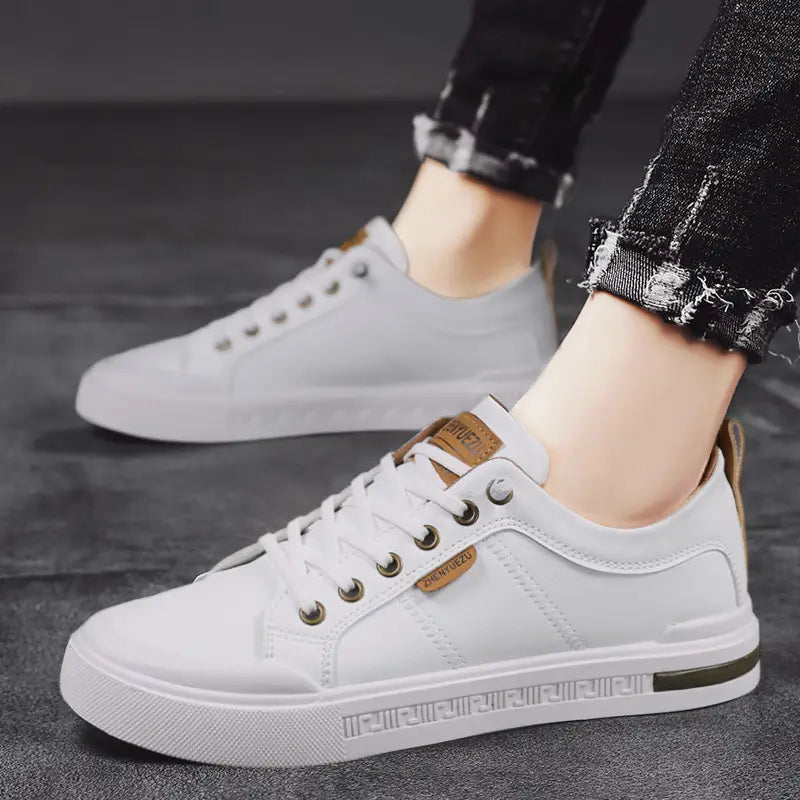 calzado blancos con detalles Caqui "ZGRYF"