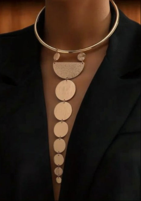 Collar de Metal Dorado